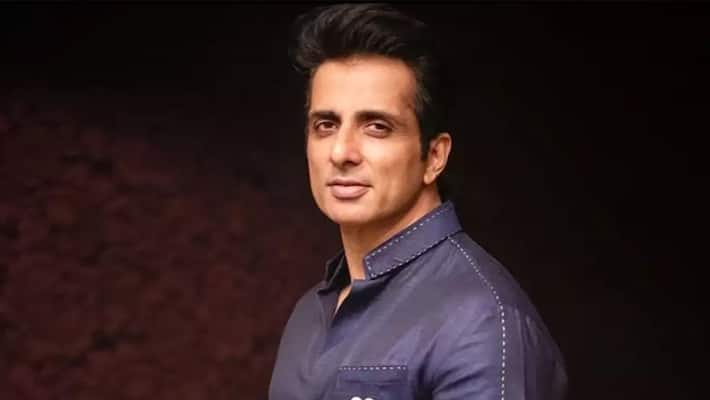 Punjab Elections 2022 bollywood actor Sonu Sood to join politics will announce party name soon Punjab Elections 2022 bollywood actor Sonu Sood to join politics will announce party name soon