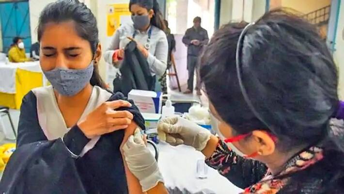 Coronavirus covid 19 omicron India updates maharashtra having maximum cases Coronavirus covid 19 omicron India updates maharashtra having maximum cases