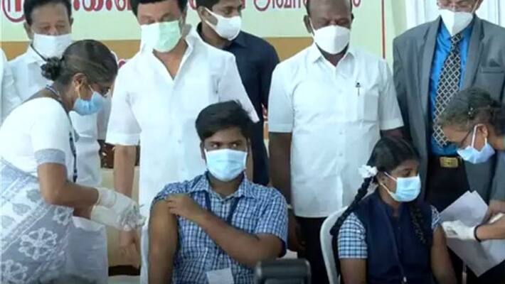 Vaccine for minors 2.34 lakh people were vaccinated in a single day Vaccine for minors 2.34 lakh people were vaccinated in a single day