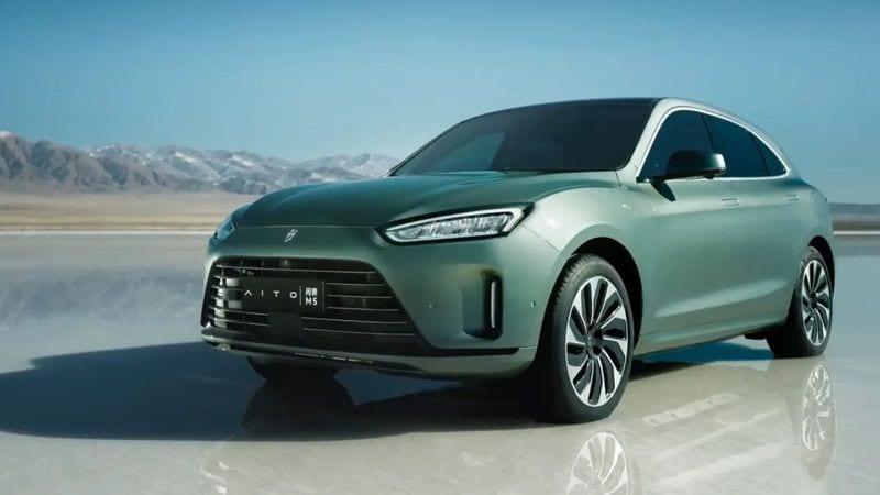 Huawei Mobile manufacturer launches electric SUV runs 1200 km on full charge looks like Porsche Macan