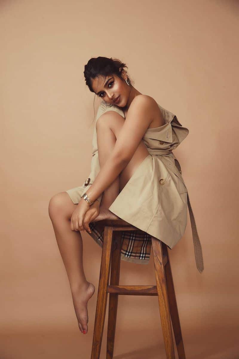 Nidhhi Agerwal Stunning hot poses in latest photoshoot