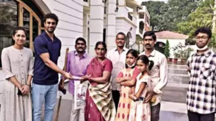 An NRI family's search for a peanut vendor An NRI family's search for a peanut vendor