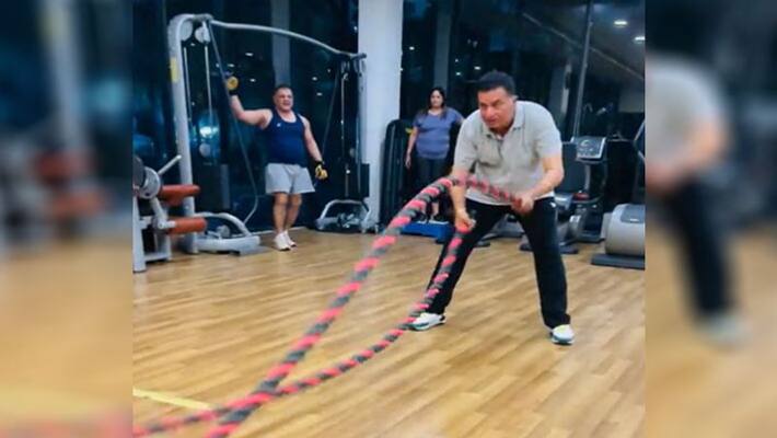 Vicky Kaushal's father Sham kaushal shed sweat in the gym NTP Vicky Kaushal's father Sham kaushal shed sweat in the gym NTP