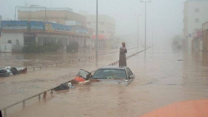 Heavy rain in Oman, some shocking videos KPA Heavy rain in Oman, some shocking videos KPA