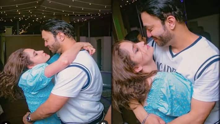 Ankita Lokhande and Vicky Jain were seen falling in love with their arms video goes viral NTP Ankita Lokhande and Vicky Jain were seen falling in love with their arms video goes viral NTP