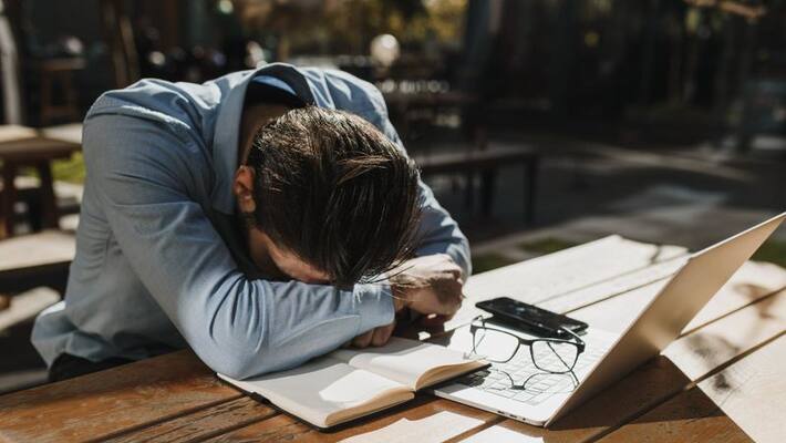 Heart attack is on the rise in India due to insomnia Heart attack is on the rise in India due to insomnia