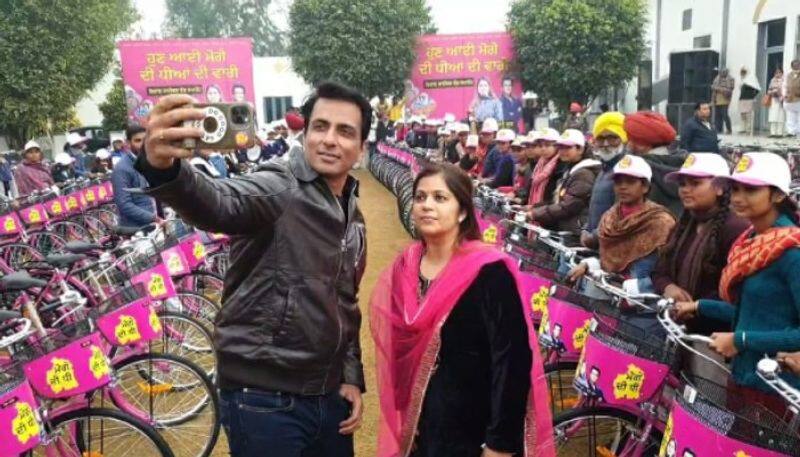 Sonu Sood distributes 1000 bicycles to school students and social workers in his hometown Moga dpl