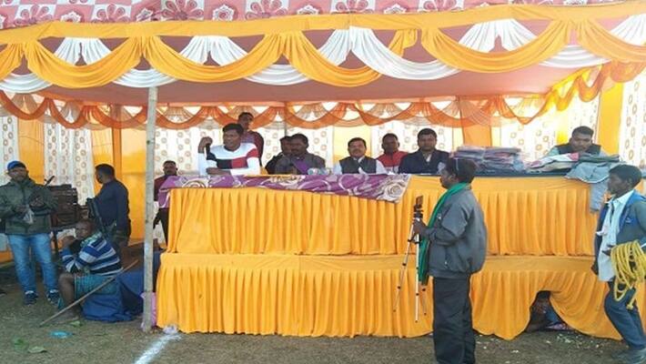 Jharkhand Ex BJP MLA from Manoharpur Guru Charan Nayak attacked by Naxals in Chaibasa stb Jharkhand Ex BJP MLA from Manoharpur Guru Charan Nayak attacked by Naxals in Chaibasa stb