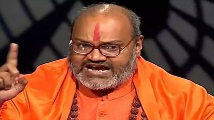 UP Elections Yati Narsinghanand makes distasteful remarks against women pod UP Elections Yati Narsinghanand makes distasteful remarks against women pod
