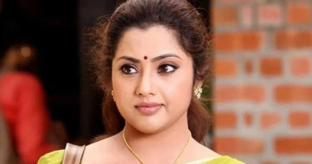 Meena : மீண்டும் கர்ப்பமானாரா நடிகை மீனா?... தீயாய் பரவும் வீடியோவால் ரசிகர்கள் குழப்பம்
