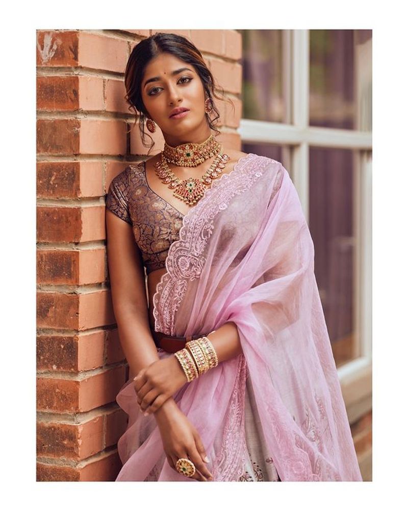Khiladi heroine Dimple Hayathi stunning photoshoot
