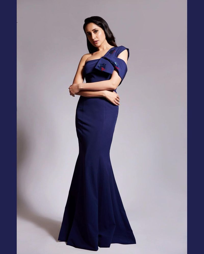 akhanda heroin pragya jaiswal jaw dropping poses in blue trendy wear