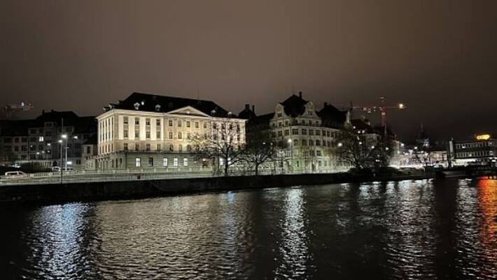 Swiss nationals can save and deposit time Swiss nationals can save and deposit time