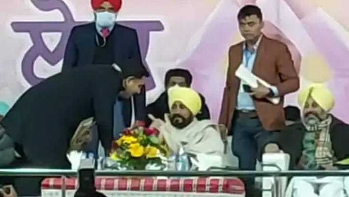 punjab election 2022 cm charanjit singh channi broken corona guideline in rally punjab election 2022 cm charanjit singh channi broken corona guideline in rally