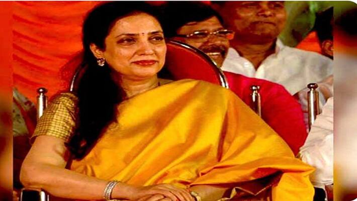 BJP vs Shiv Sena: Mumbai cops summon BJP IT cell chief for calling CM  Thackeray's wife 'Marathi Rabri Devi'