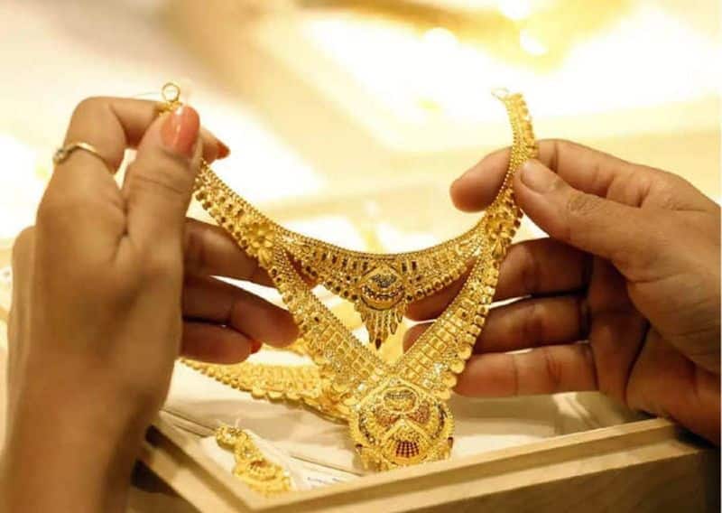 today gold and silver price decresed in chennai