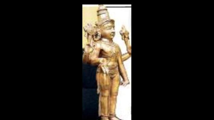 Idol abduction case: High Court condemns special court for ordering God to appear in person. Idol abduction case: High Court condemns special court for ordering God to appear in person.