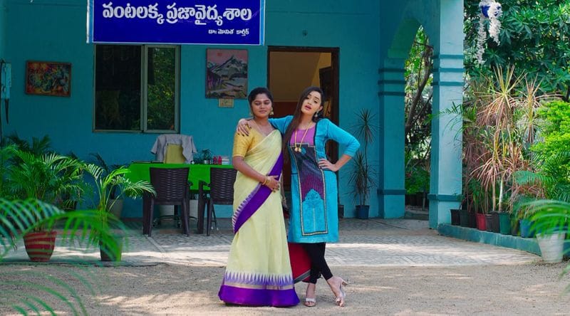 Varnasi gets furious on Monitha in todays Karthika Deepam serial episode