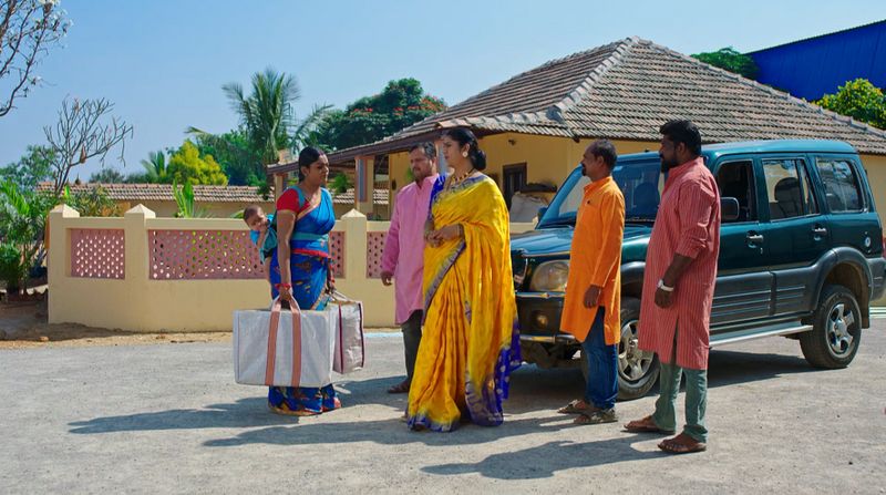Varnasi gets furious on Monitha in todays Karthika Deepam serial episode