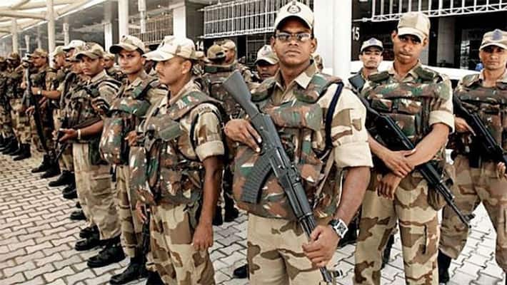 Bus falls into gorge in Jammu Kashmir four ITBP personnel killed Bus falls into gorge in Jammu Kashmir four ITBP personnel killed