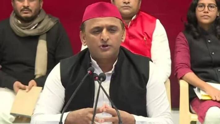 UP Election 2022: Akhilesh Yadav offers SP ticket to BJP MLA as BJP fields CM Yogi Adityanath from Gorakhpur-dnm UP Election 2022: Akhilesh Yadav offers SP ticket to BJP MLA as BJP fields CM Yogi Adityanath from Gorakhpur-dnm