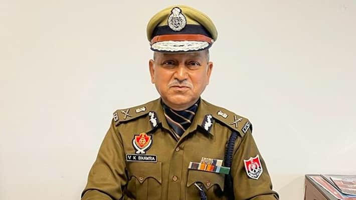Viresh Kumar Bhawra takes over as new Punjab DGP for a term of 2 years-dnm Viresh Kumar Bhawra takes over as new Punjab DGP for a term of 2 years-dnm