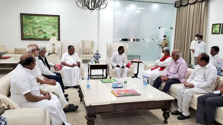 Federal front Telangana CM KCR meet Kerala counterpart Pinarayi Vijayan Federal front Telangana CM KCR meet Kerala counterpart Pinarayi Vijayan