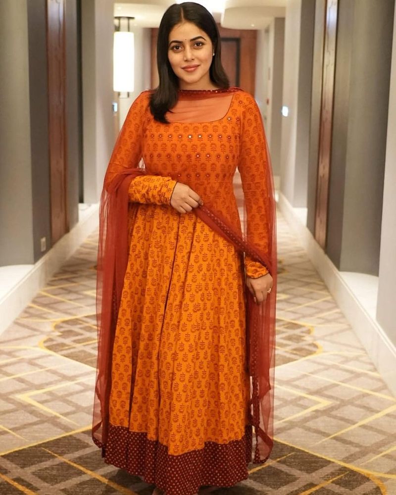 dhee fame heroin purna looks adorable her latest photos shoot goes viral