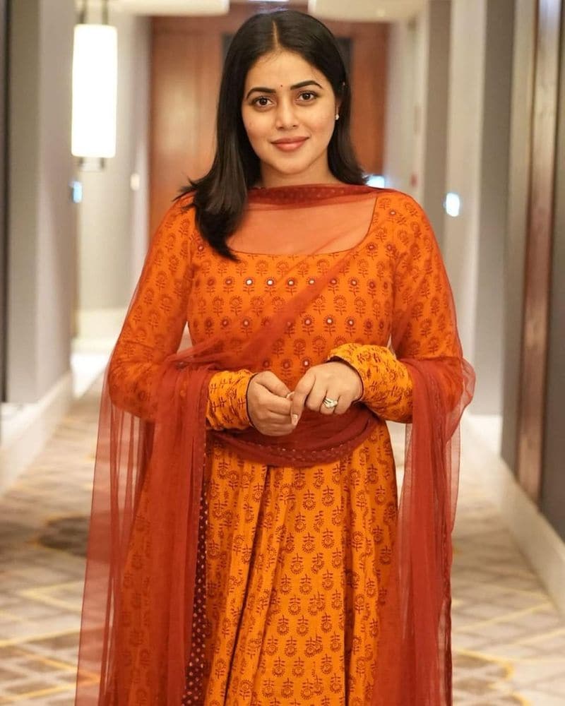 dhee fame heroin purna looks adorable her latest photos shoot goes viral