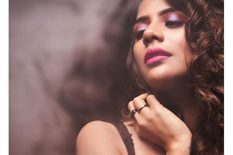 Actress Aishwarya Dutta stunning hot photos