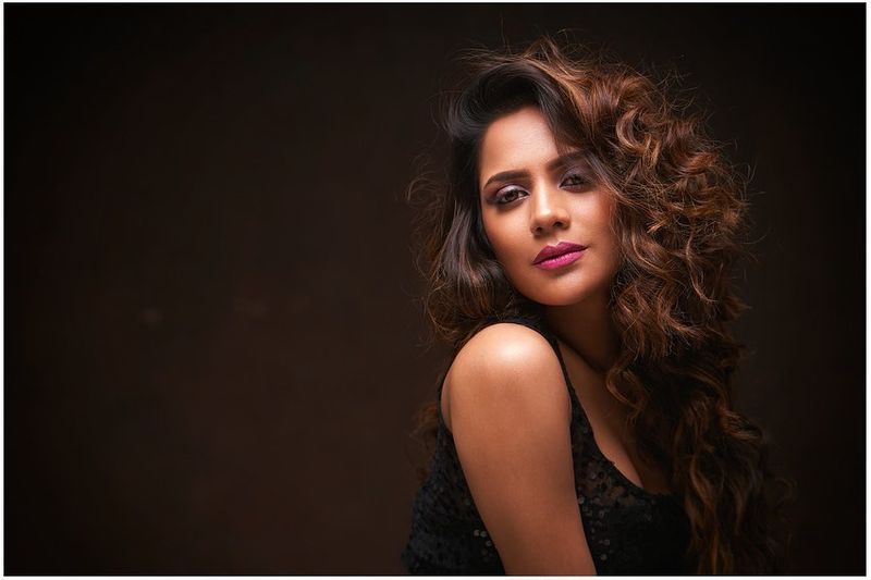 Actress Aishwarya Dutta stunning hot photos
