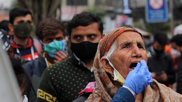 Delhi records 21259 new COVID 19 cases positivity rate jumps to 25 dot 65 per cent gcw Delhi records 21259 new COVID 19 cases positivity rate jumps to 25 dot 65 per cent gcw