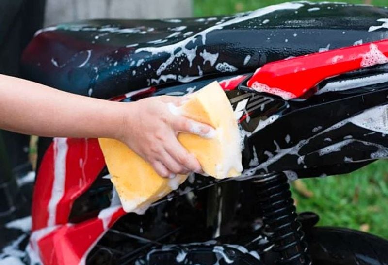 Bike Wash: Keep these 4 things in mind while washing bike otherwise there can be a big loss to you