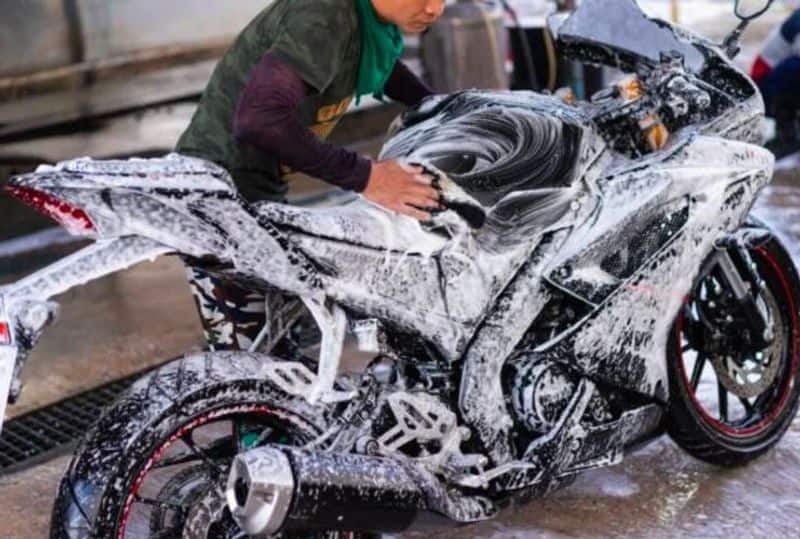 Bike Wash: Keep these 4 things in mind while washing bike otherwise there can be a big loss to you