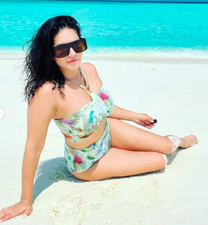 Sunny Leone heats up the internet with her glamour pics from a recent vacation dpl