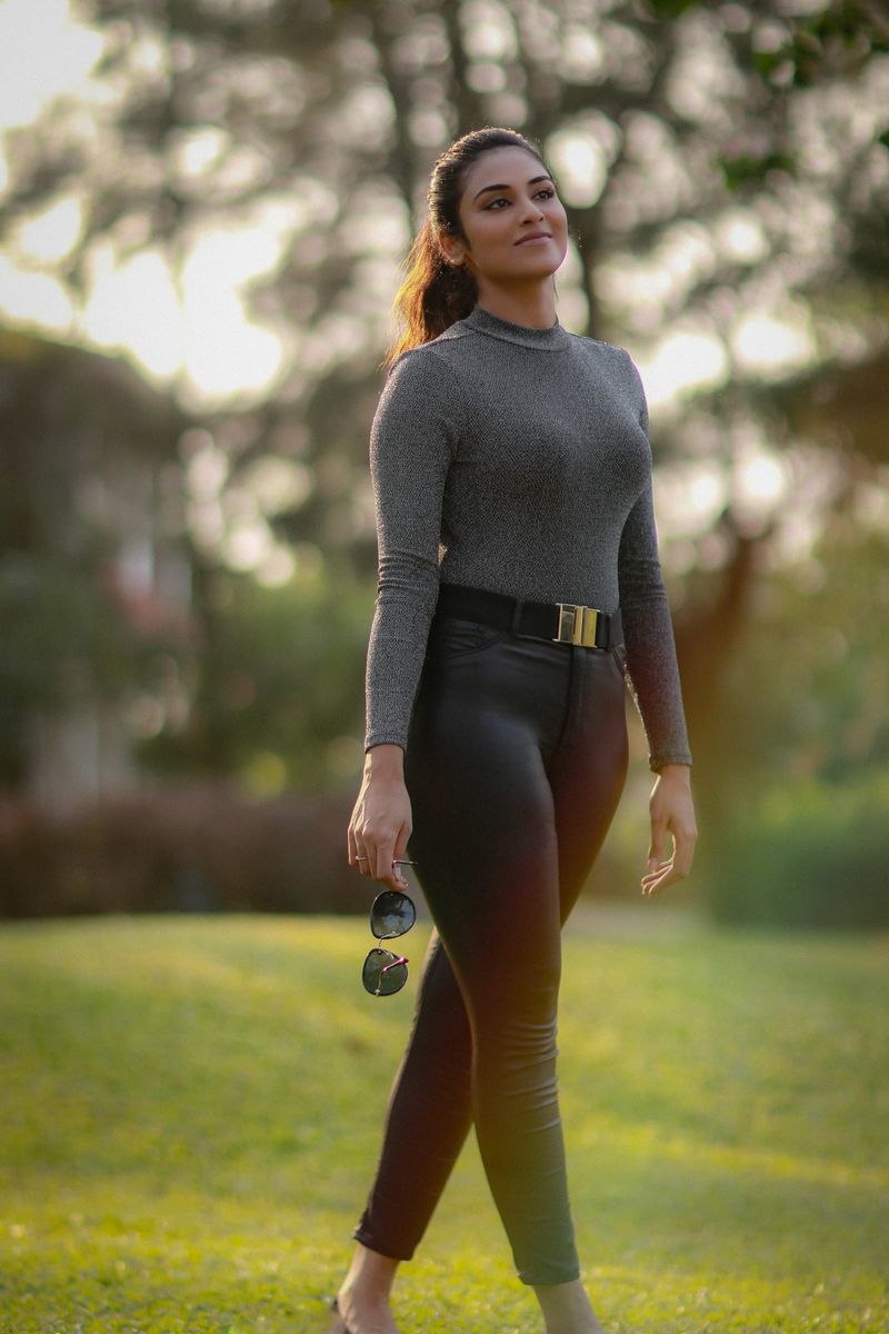 Actress Indhuja latest photos