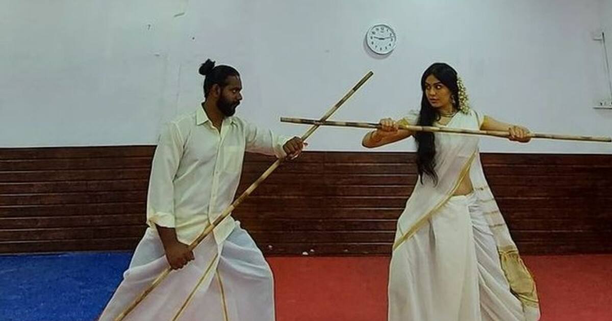 Adah Sharma video :எம்மாடியோவ்..என்னம்மா சுத்துறாங்க..Adah Sharma-வின் மாஸ் வீடியோ..