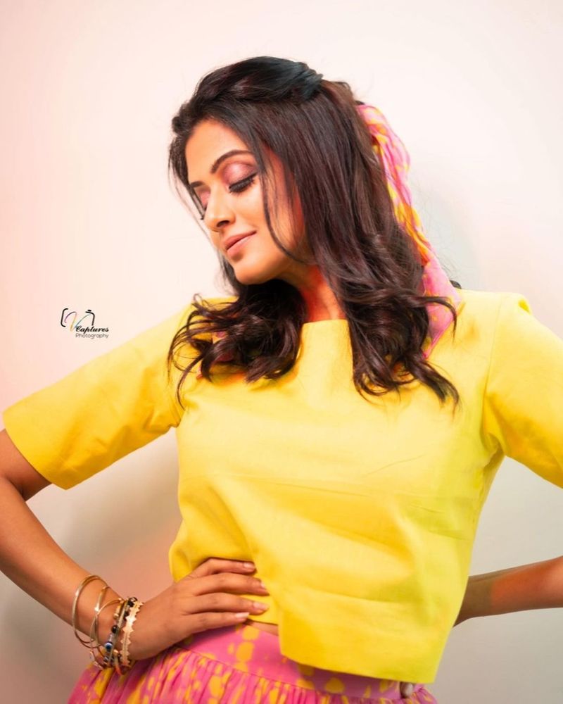 heroin priyamani stunning poses in frack netizens going crazy over her photo shoot