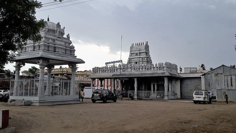 Places of worship in Tamil Nadu have been banned for the first 3 days from today due to the spread of corona infection