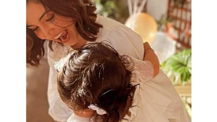 Viruska Not Reveled Their Daughter Vamika Face Not Even In Her 1st Birthday Celebration Viruska Not Reveled Their Daughter Vamika Face Not Even In Her 1st Birthday Celebration