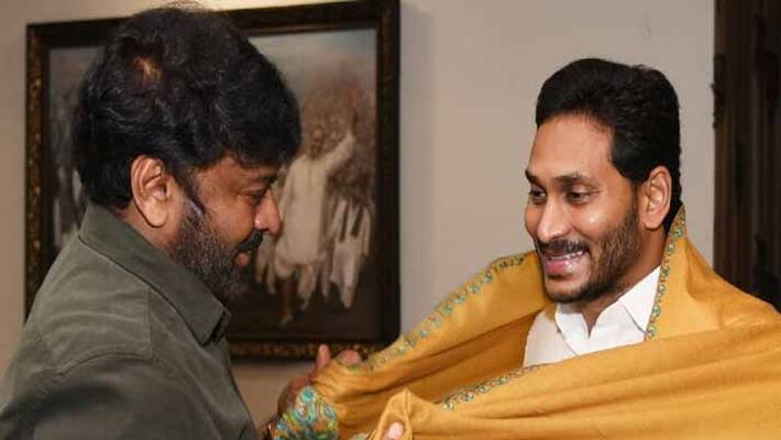 is chiranjeevi fall in ys jagan trap What happened is chiranjeevi fall in ys jagan trap What happened