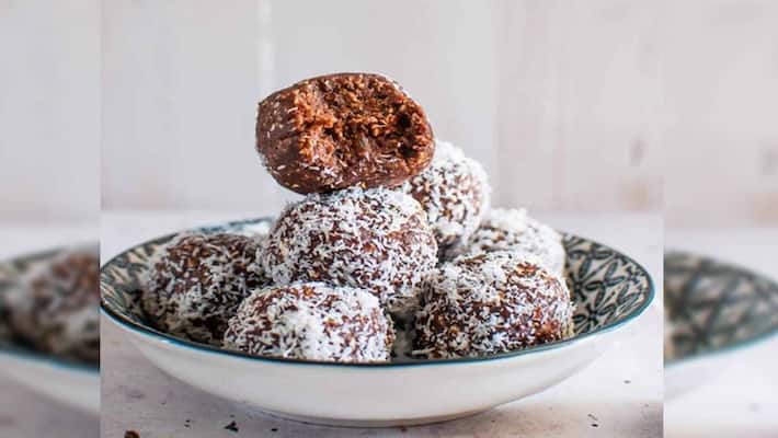 makar sankranti 2022: Try this Til Chocolate and Nariyal laddu in this festive season, see Recipe dva makar sankranti 2022: Try this Til Chocolate and Nariyal laddu in this festive season, see Recipe dva