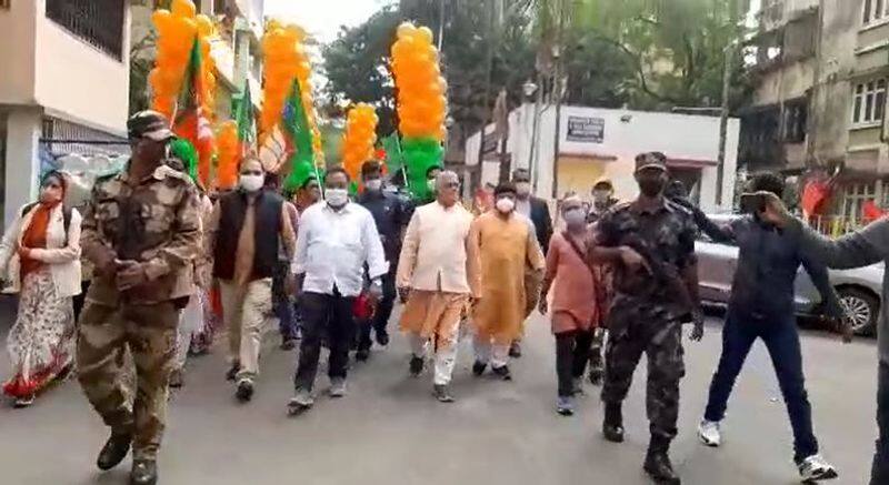 Dilip Ghosh obstructed by police in bidhannagar on municipal election campaign bmm