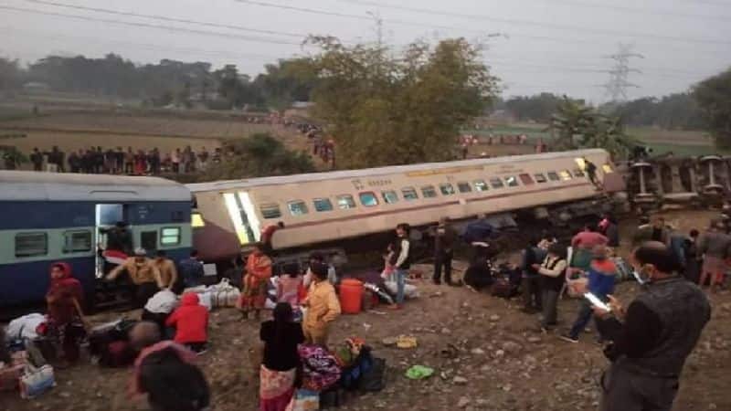 westbengal train accident bikaner express derailed at mainagudi