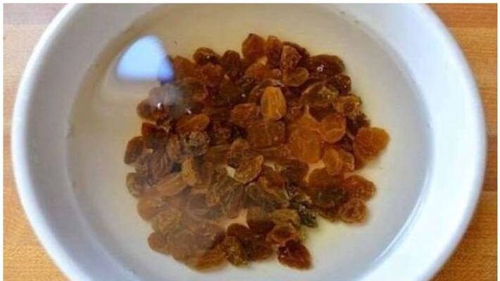Health benefits of drinking boiled water with raisins Health benefits of drinking boiled water with raisins