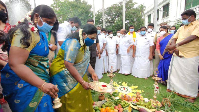 Governor Tamilisai pongal celebration