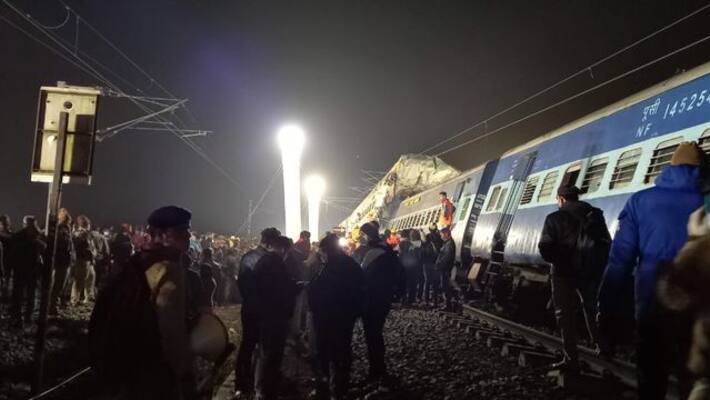 Bikaner Guwahati Express derails at Mainaguri five dead West Bengal mah Bikaner Guwahati Express derails at Mainaguri five dead West Bengal mah