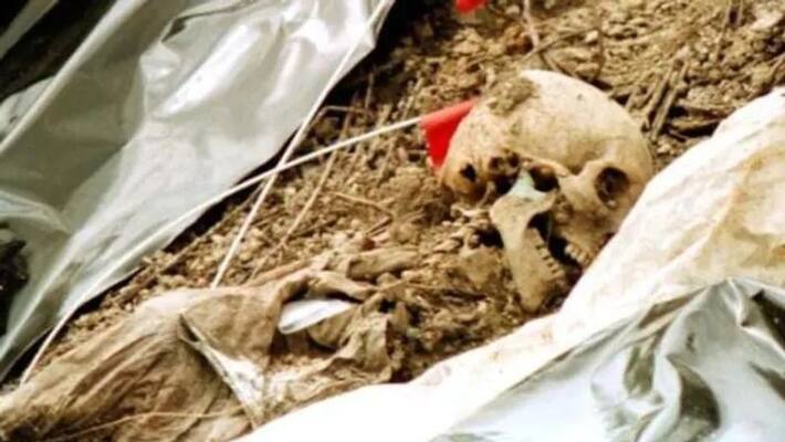 Skulls bones of foetuses recovered from hospital premises in Maharashtra Wardha Skulls bones of foetuses recovered from hospital premises in Maharashtra Wardha