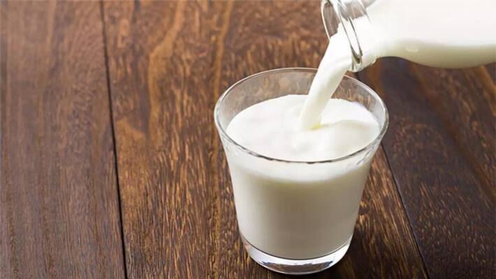 Kitchen Tips: How to check purity of Milk at home dva Kitchen Tips: How to check purity of Milk at home dva
