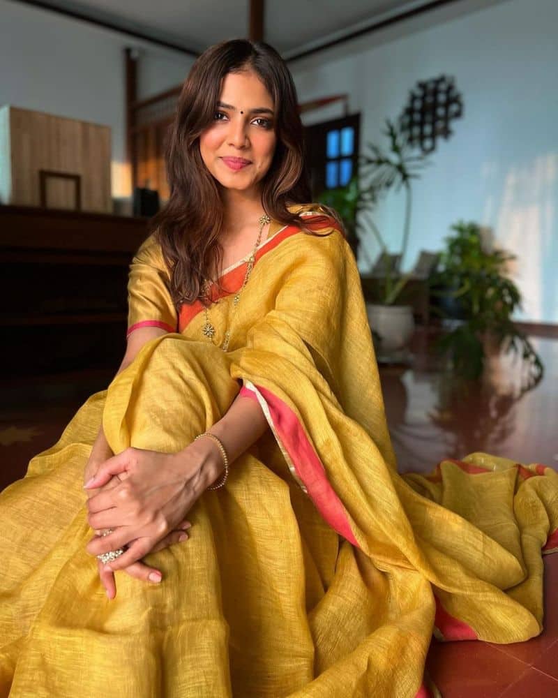 Actress Malavika Mohanan latest hot pics